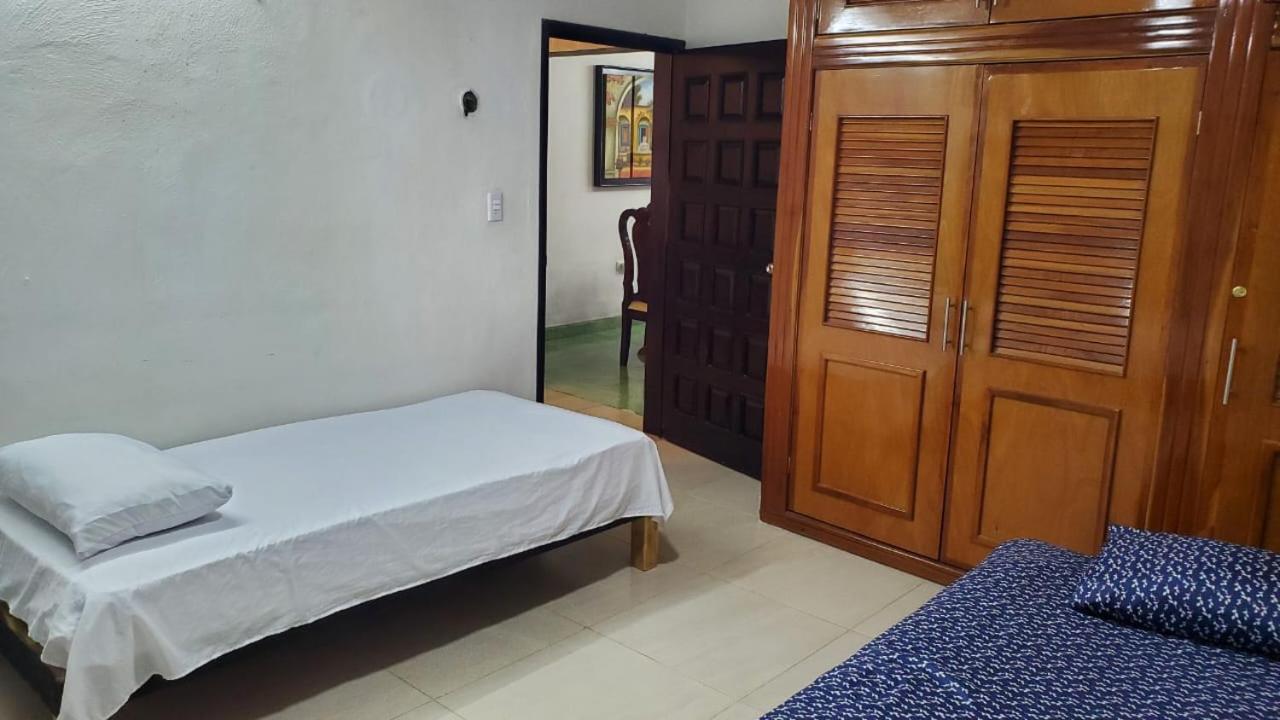 Hostal Casa Cucu - Wifi, Hot Water, Ac, Free Water Refill - Stay 3 Nights Or More And Get 1 Day Free Bikes & 1 Free Laundry Wash Valladolid  Exteriér fotografie