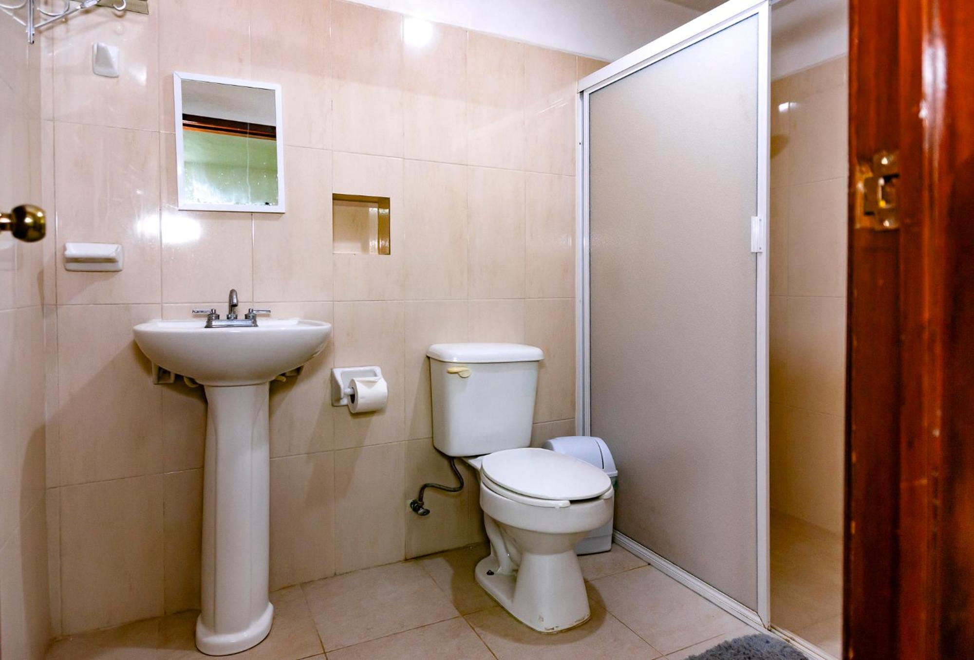 Hostal Casa Cucu - Wifi, Hot Water, Ac, Free Water Refill - Stay 3 Nights Or More And Get 1 Day Free Bikes & 1 Free Laundry Wash Valladolid  Exteriér fotografie